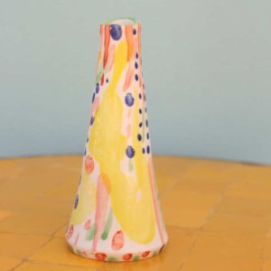 Jarrón Cónico Multicolor Grande – Diseño de Virginia Frieyro